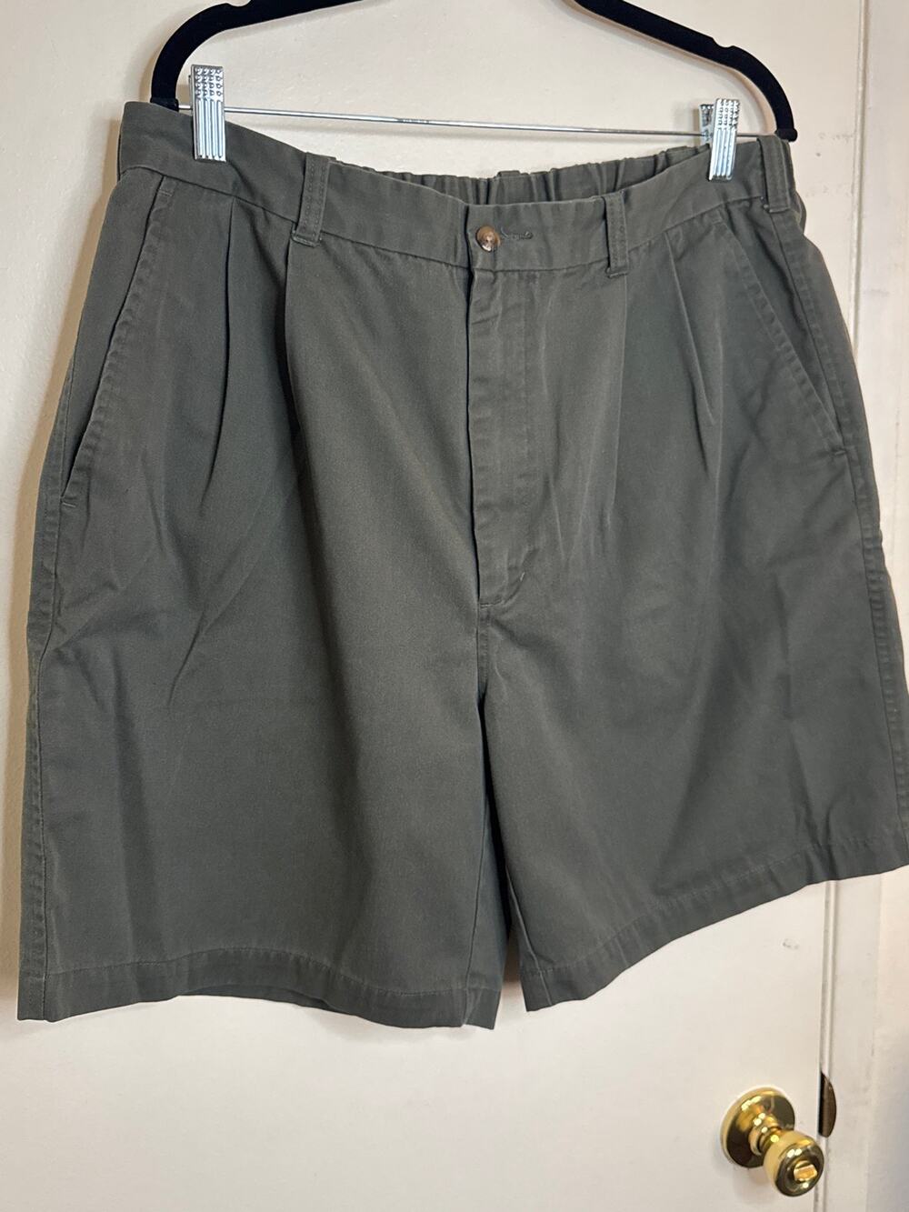 Outer Rim Outdoor Men’s dark green shorts sz 38